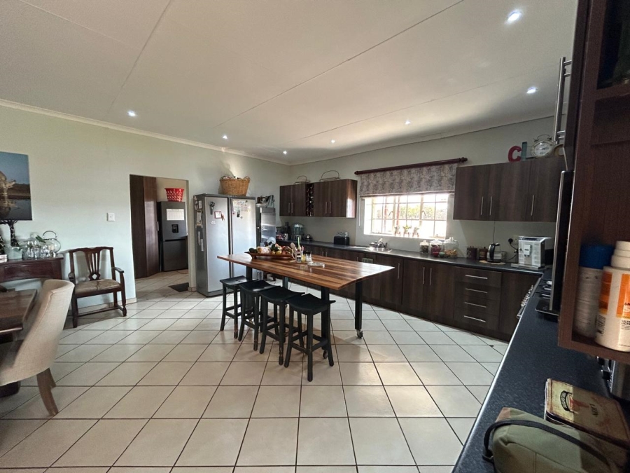 8 Bedroom Property for Sale in Swartruggens North West